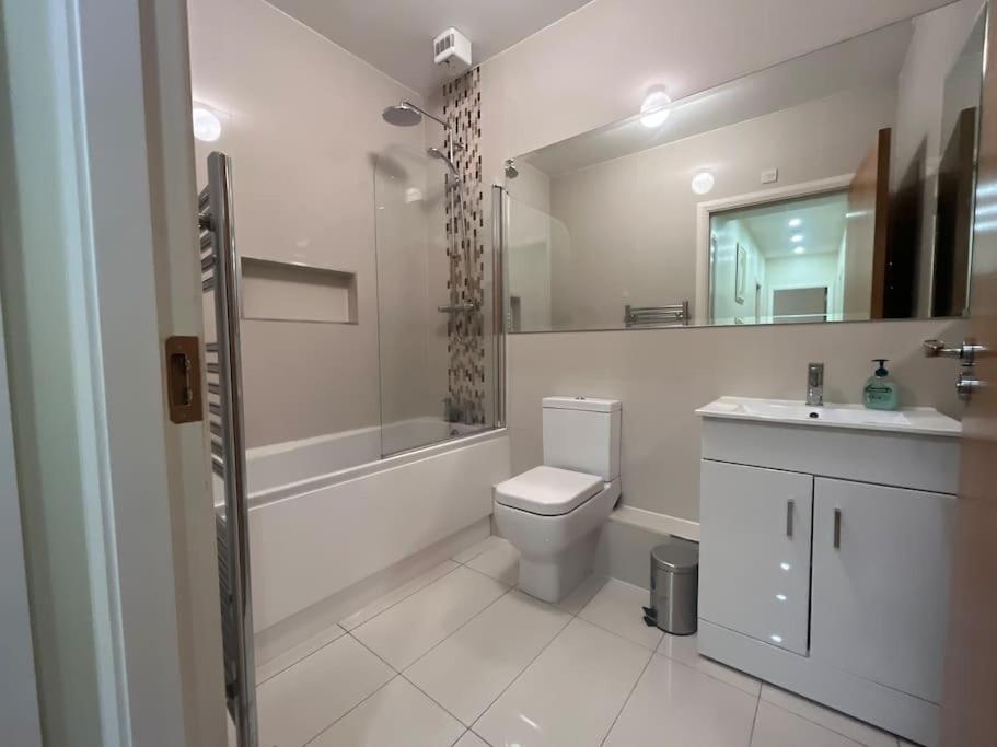 دبلن City Beach Gem 5 Adult Spaces Plus Child المظهر الخارجي الصورة